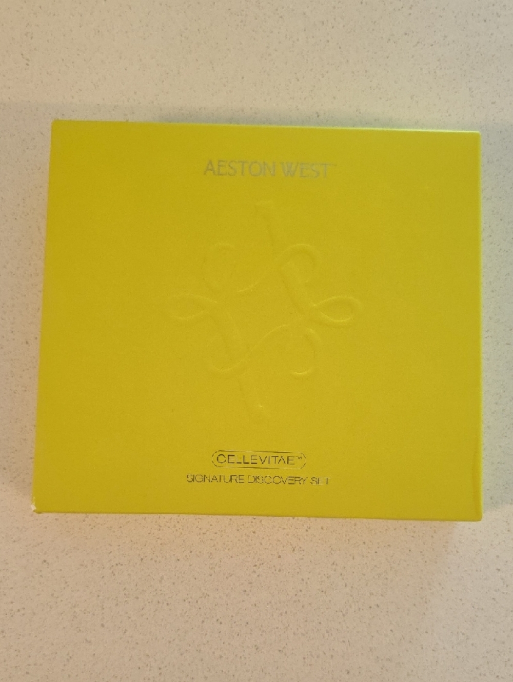 Aeston West Cellevitae Signature Discovery Set - Bright Yellow Box